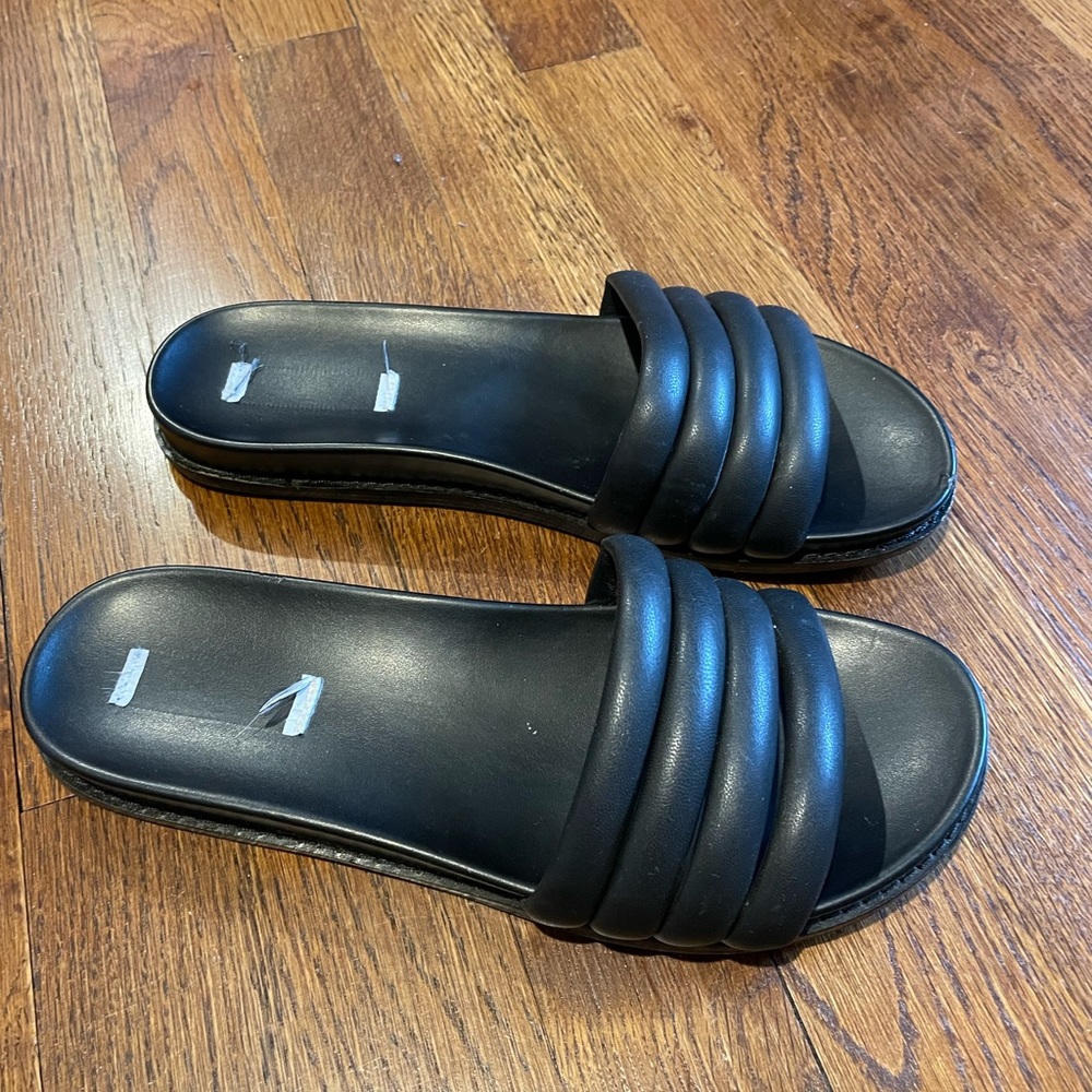 Steve Madden black slides